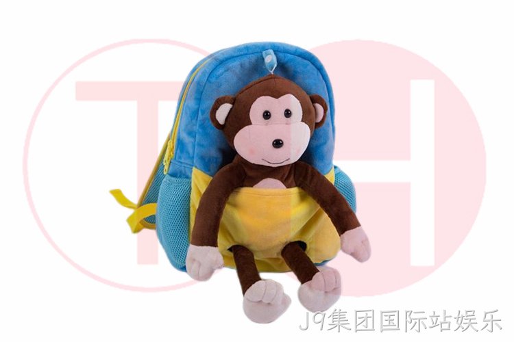 父母和孩子一起创造玩具的新玩法
